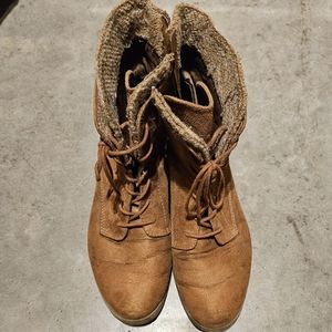 Universal Thread brand fall boots size 11